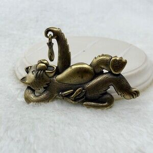 Vintage Signed JJ Jonette Jewelry Gold Tone Figural Cat Brooch Pin w/ Fish Charm